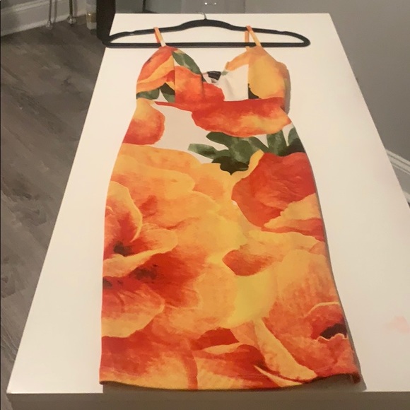 Tropical Dress - Picture 2 of 4